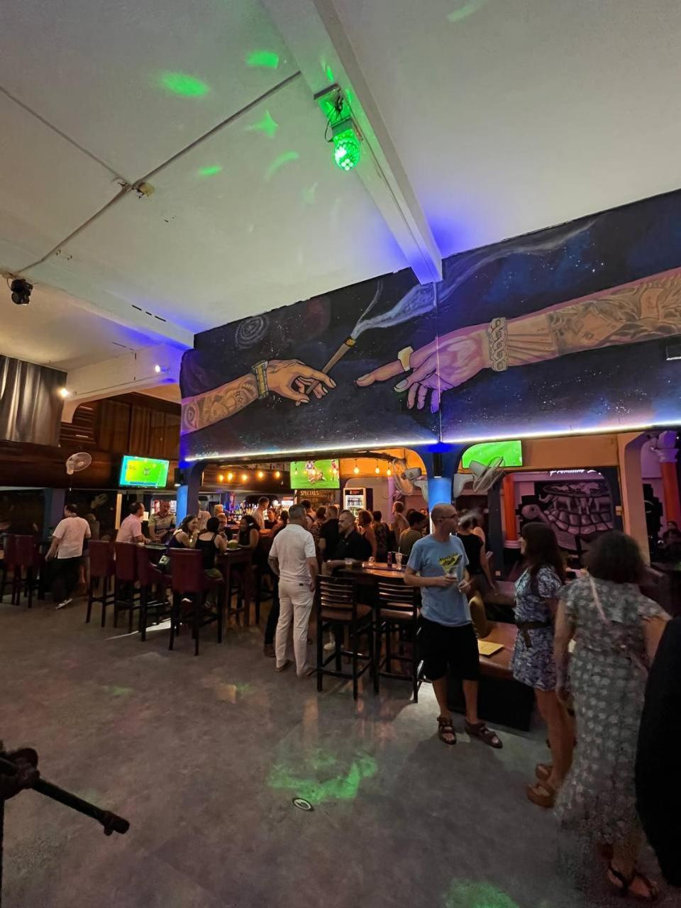 Albergue The Eighty8 Phnom Penh Exterior foto