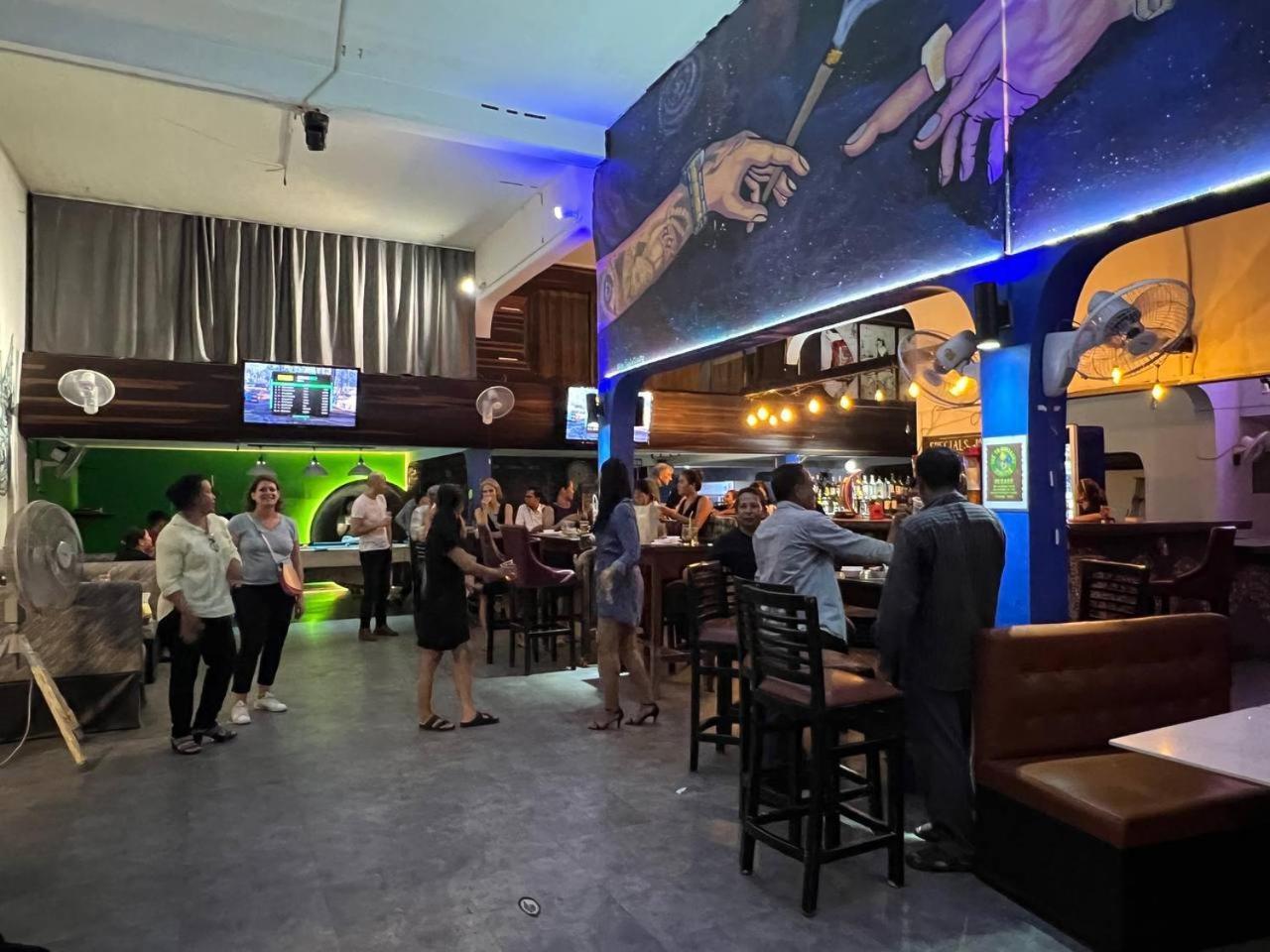 Albergue The Eighty8 Phnom Penh Exterior foto